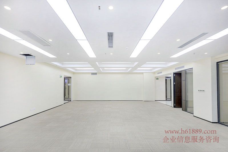 廣電文創(chuàng)中心 出租均價(jià):99元/平米/月 地鐵10號(hào)線【坂田線】冬瓜嶺地鐵站D口步行200米 裝修圖片