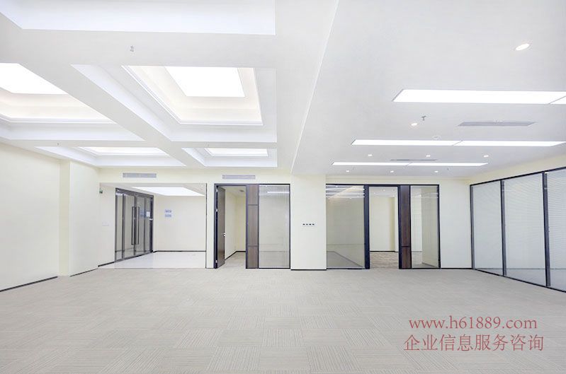 廣電文創(chuàng)中心 出租均價(jià):99元/平米/月 地鐵10號(hào)線【坂田線】冬瓜嶺地鐵站D口步行200米 裝修圖片