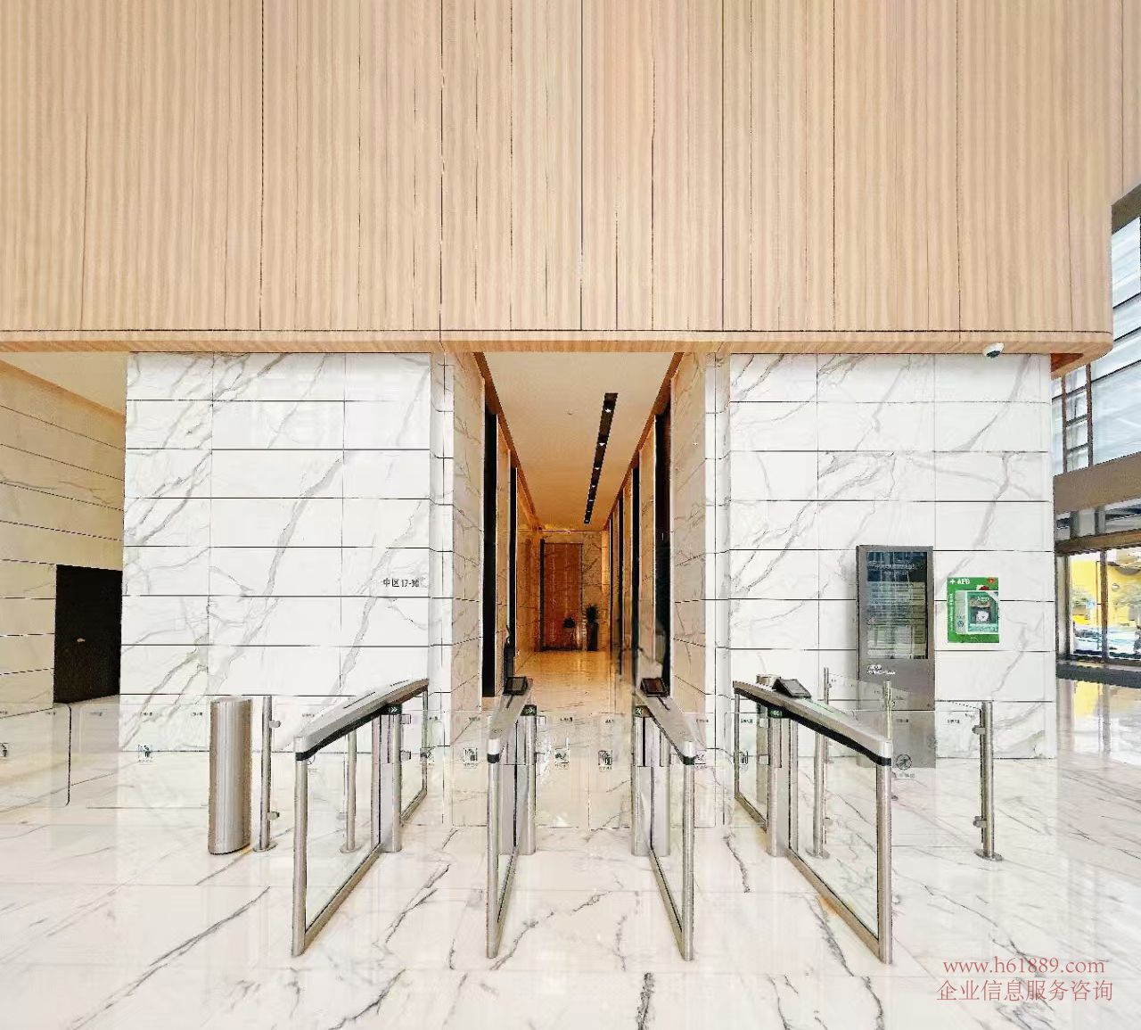 深圳金融核心區(qū) 中洲大廈 會(huì)展中心地鐵站A1口 崗廈北地鐵站【深圳之眼】一樓電梯廳圖片