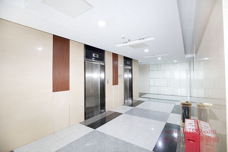 重大利好 車公廟 金谷5號(泰然雪松大廈)一口價 租金:85元/平米/月 出租 電梯廳圖片